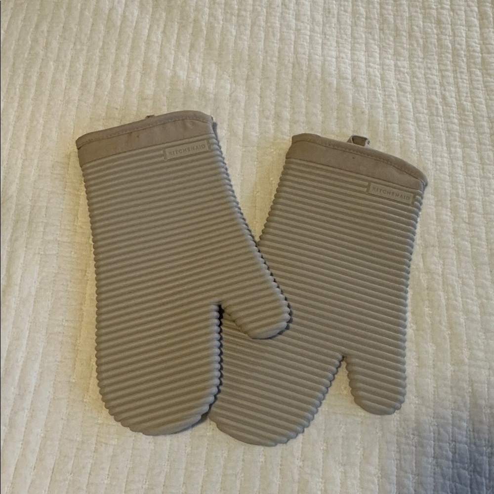 KitchenAid Taupe Oven Mitts